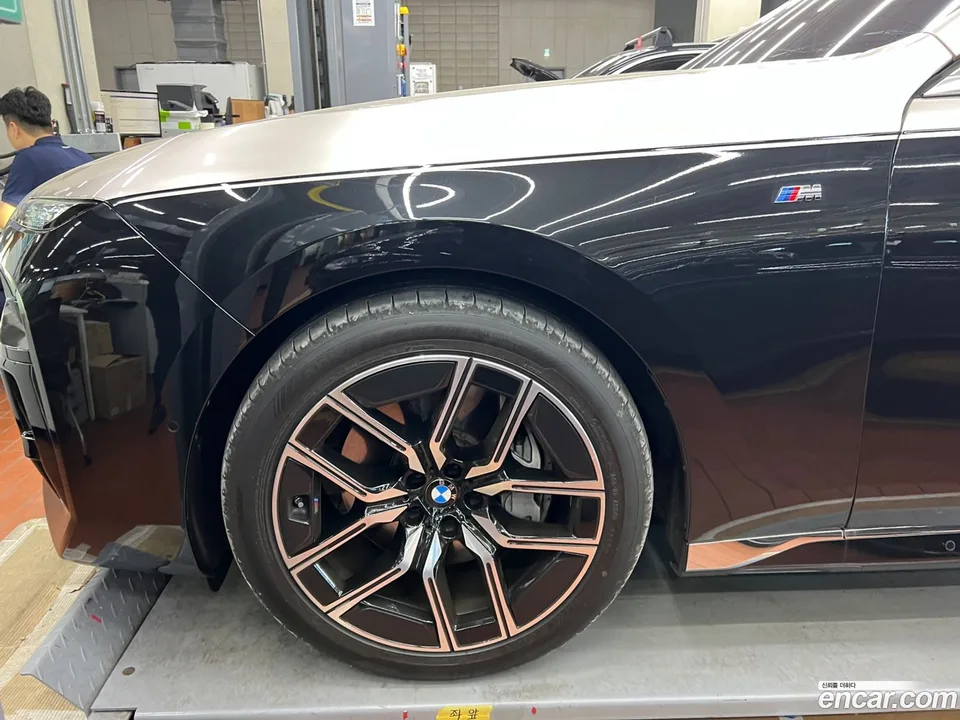 BMW 7 Series 740i xDrive M 2024 — миниатюра 2