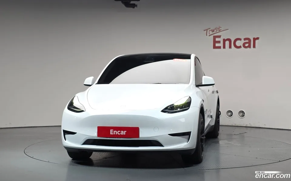 Tesla Model Y RWD 2023 — миниатюра 3