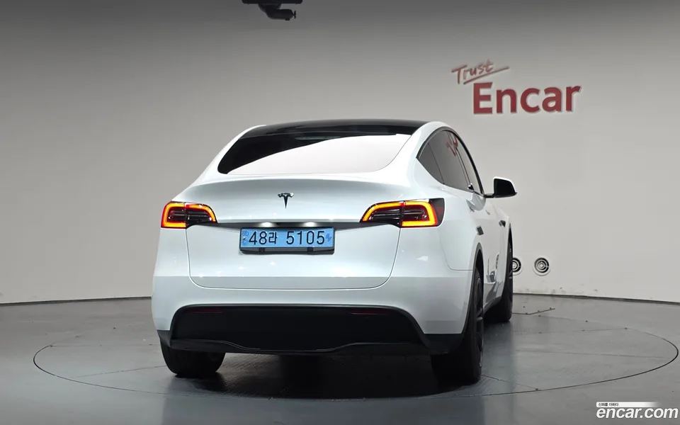 Tesla Model Y RWD 2023 — миниатюра 4