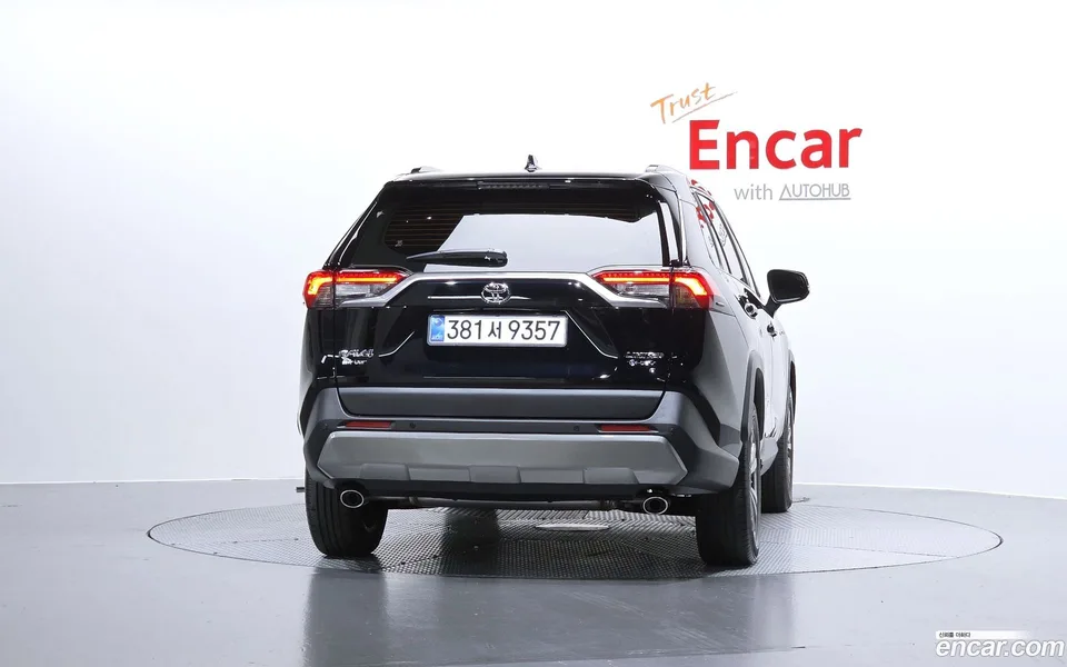 Toyota RAV4 2.5 4WD LTD 2025 — миниатюра 4