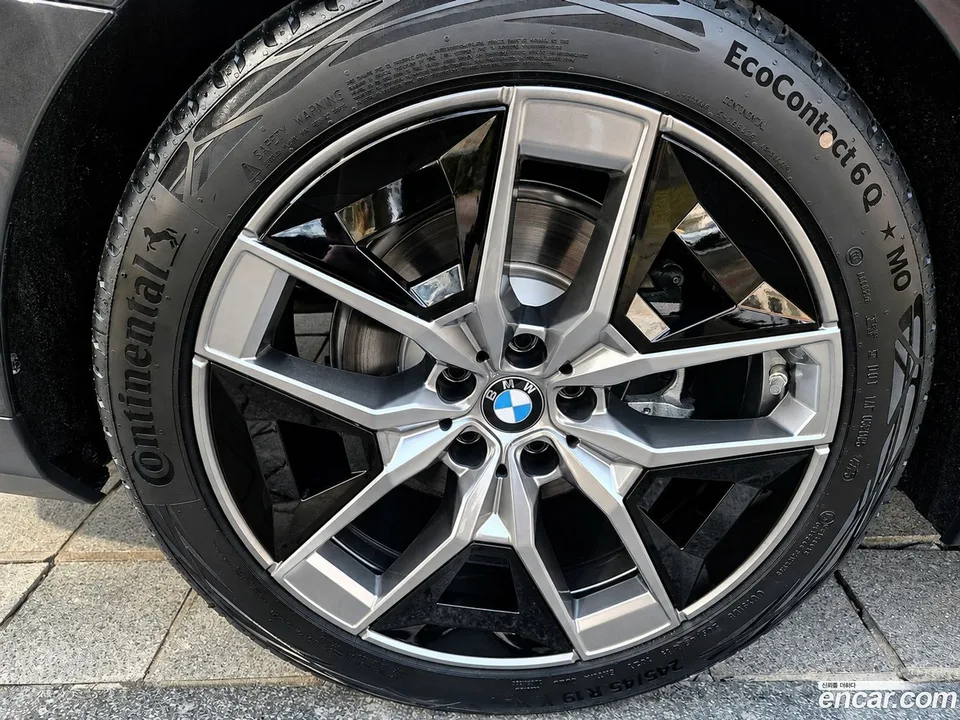 BMW 5 Series 530i xDrive 2026 — thumbnail 2