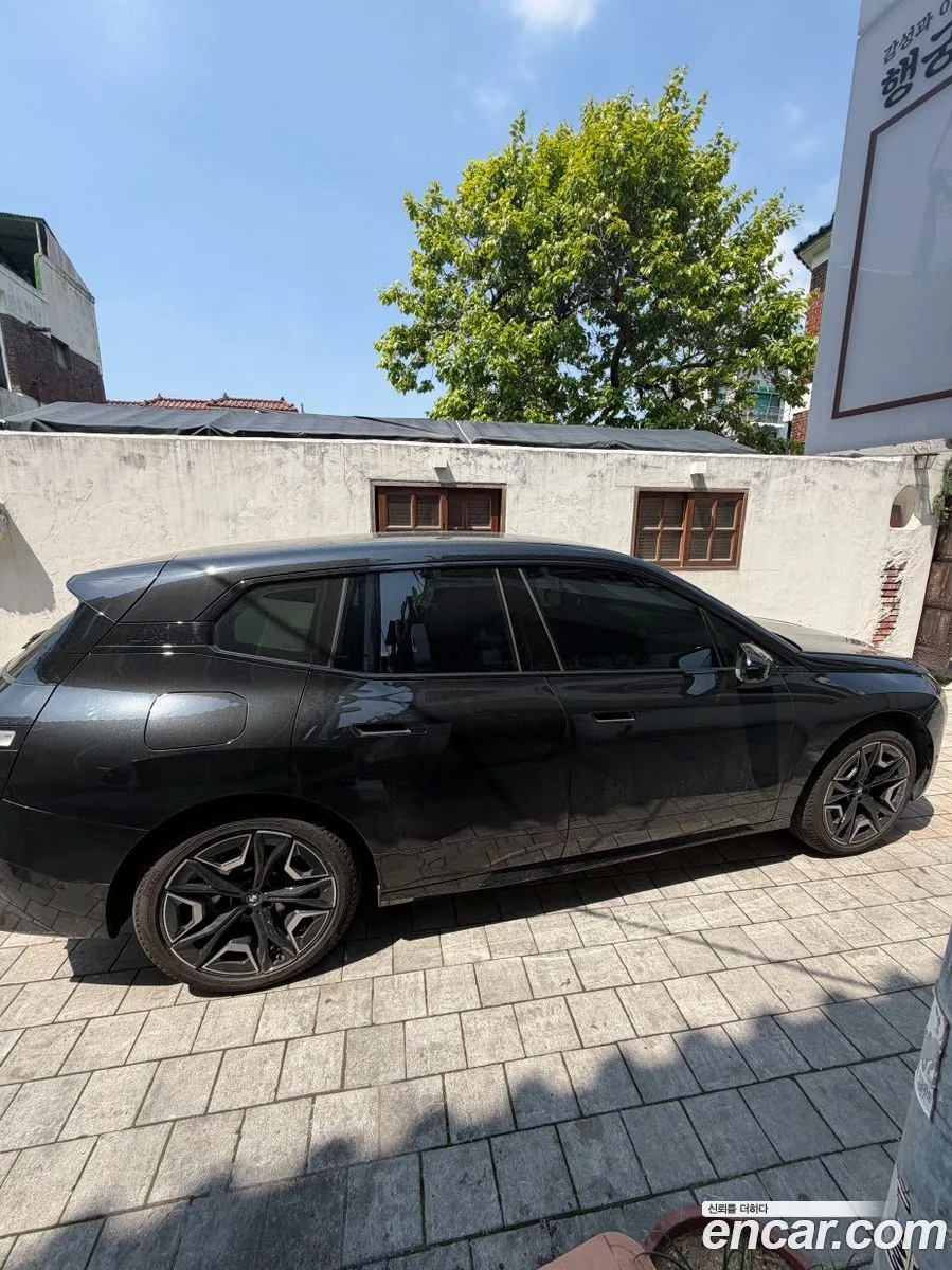 BMW iX xDrive50 2024 — thumbnail 3