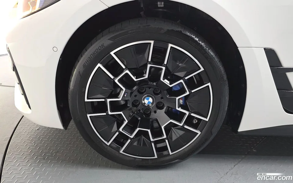 BMW i4 eDrive40 M 2025 — миниатюра 2