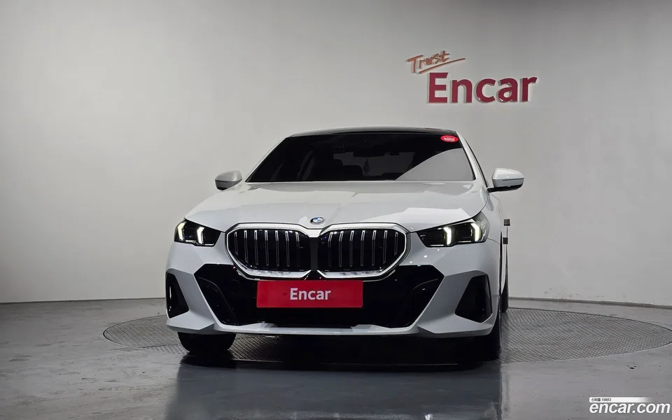 BMW 5 Series 520i M 2024 — миниатюра 3