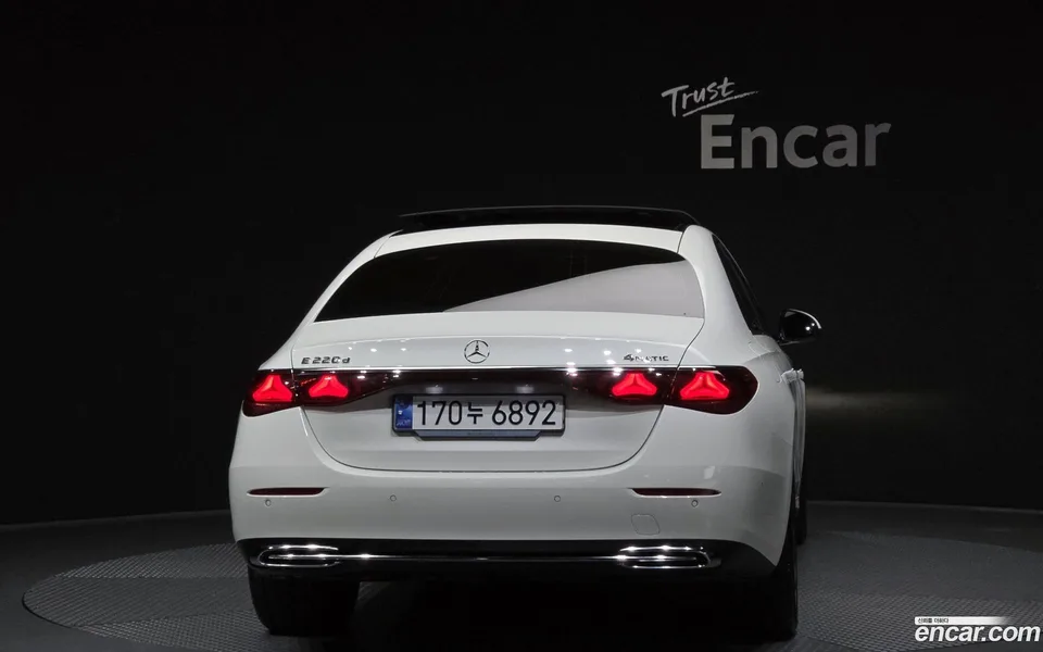 Mercedes-Benz E-Class E220d 4MATIC 2024 — миниатюра 4