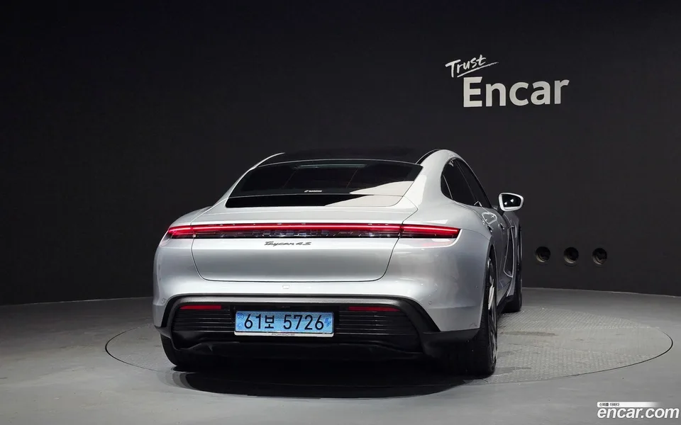 Porsche Taycan 4S 2025 — миниатюра 4