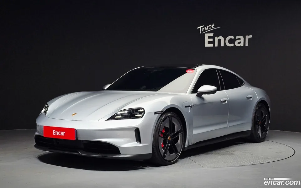 Porsche Taycan 2025