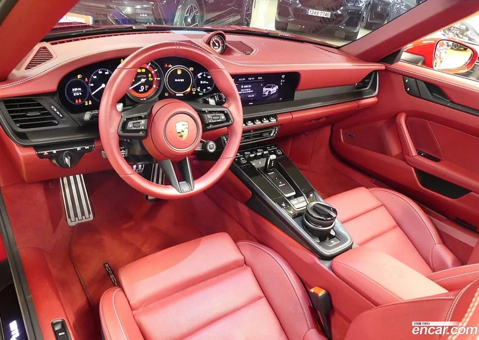 Porsche 911 (992) 4 GTS 2024 — миниатюра 4