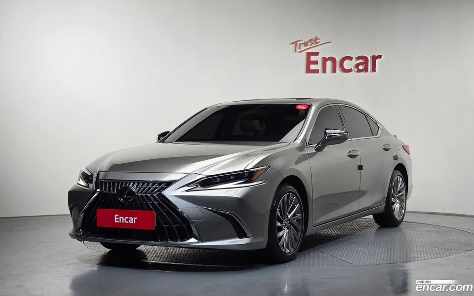 Lexus ES 300h 2023