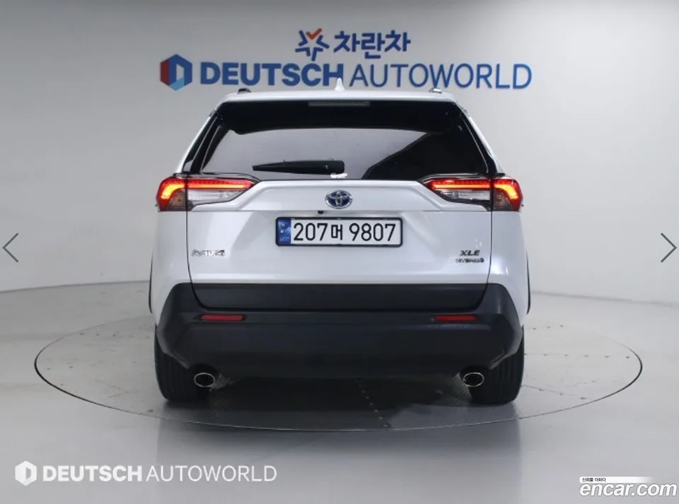 Toyota RAV4 2.5 2WD XLE 2024 — миниатюра 4