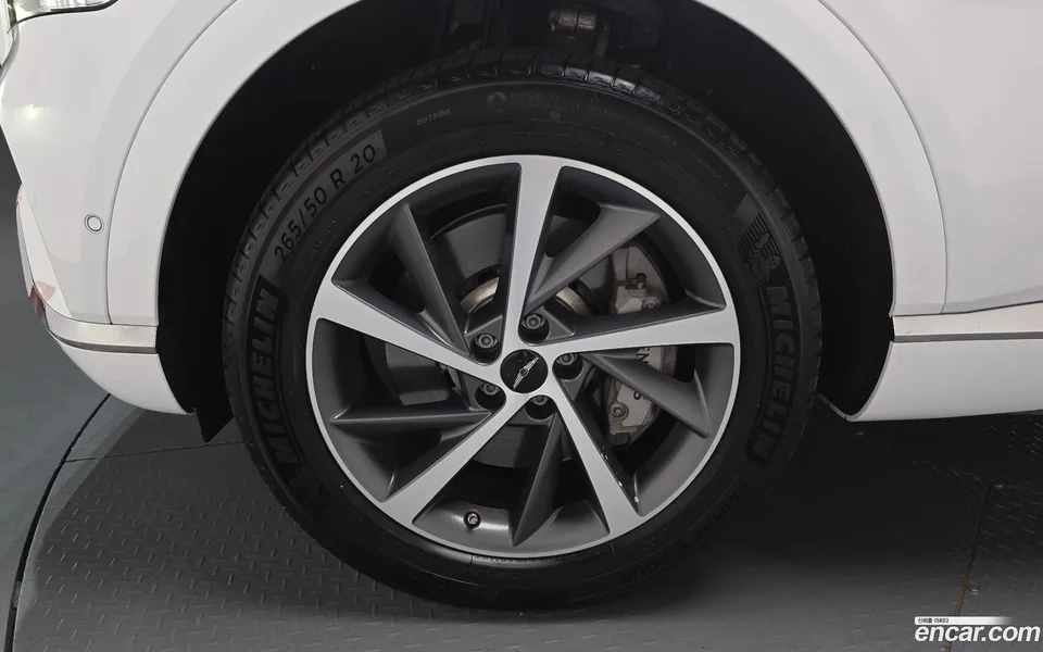 Genesis GV80 2.5T 2WD 2024 — thumbnail 2