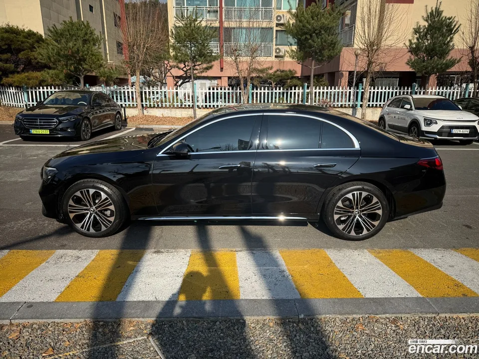 Mercedes-Benz E-Class E220d 4MATIC 2025 — миниатюра 4
