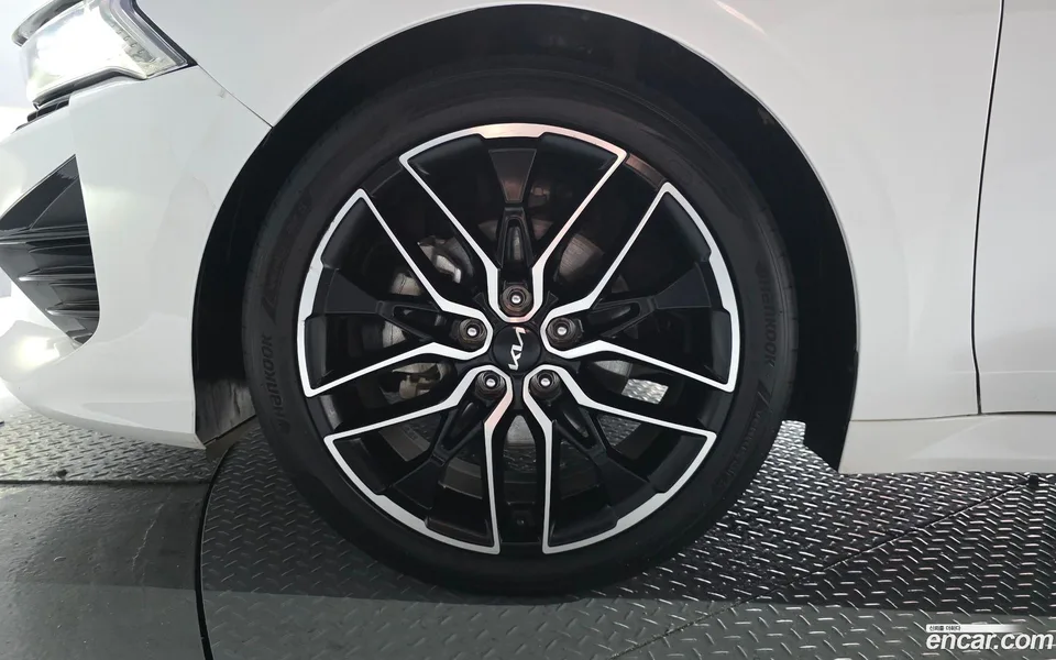 Kia K5 1.6 2023 — миниатюра 2