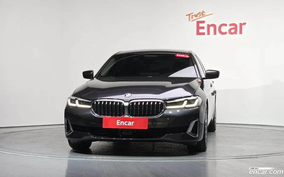 BMW 5 Series 520i 2022 — миниатюра 3