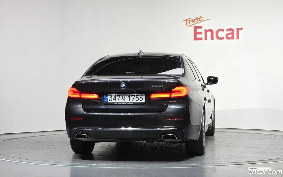 BMW 5 Series 520i 2022 — миниатюра 4