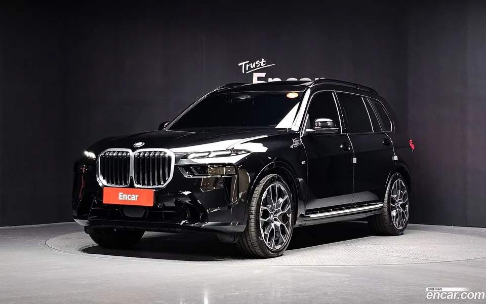 BMW X7 xDrive 40d M 7 2025 — photo 1, buy with delivery to Moscow