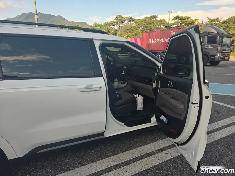 Kia Carnival HEV 9 X Line 2025 — миниатюра 4