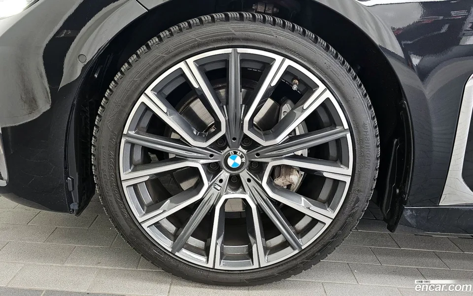 BMW 7 Series 740i M 2022 — миниатюра 2