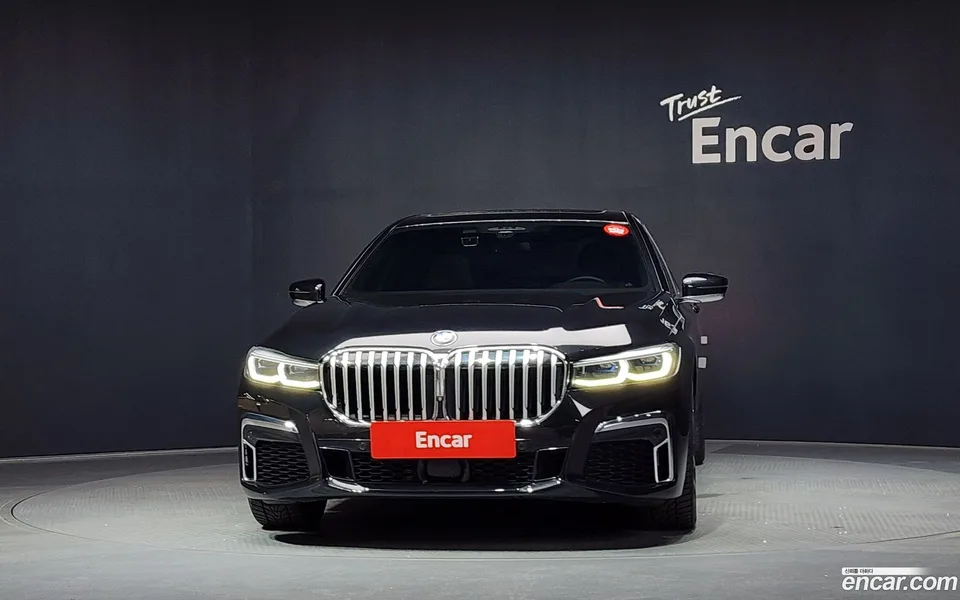 BMW 7 Series 740i M 2022 — миниатюра 3