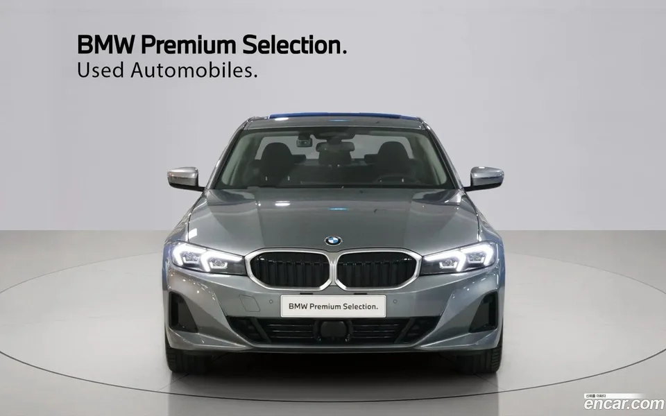 BMW 3 Series 320i 2025 — thumbnail 3