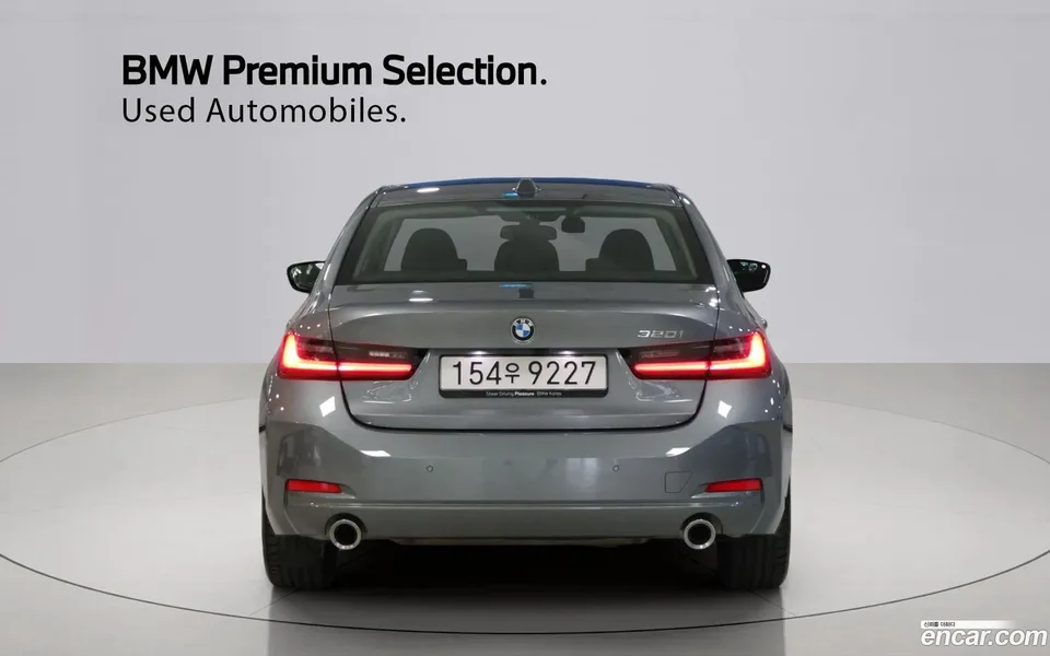 BMW 3 Series 320i 2025 — thumbnail 4