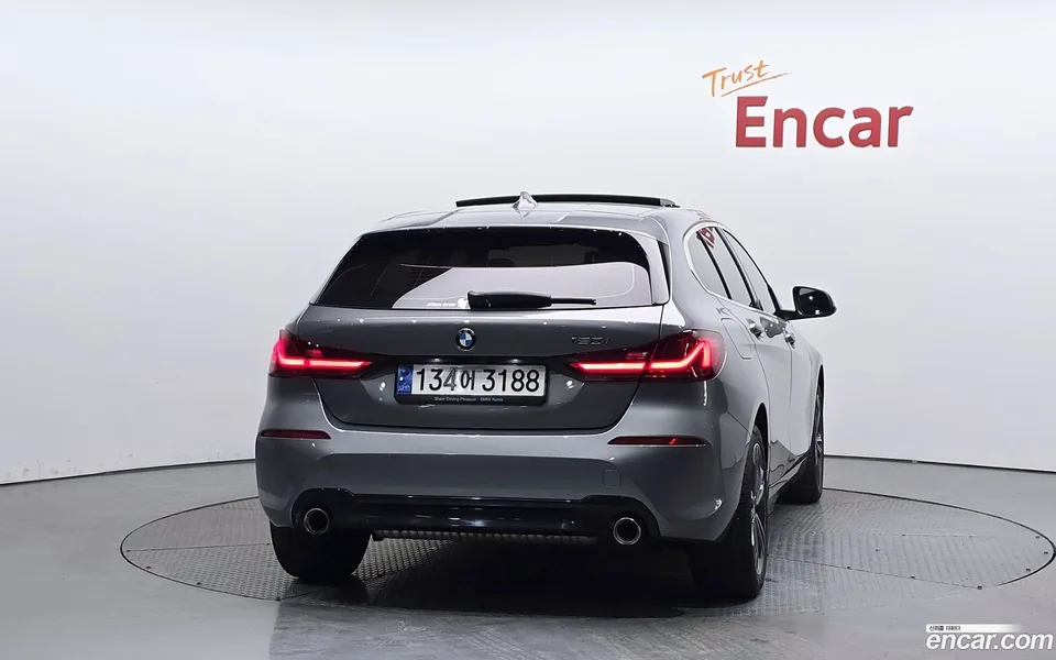 BMW 1 Series 120i 2023 — миниатюра 4