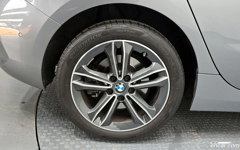 BMW 1 Series 120i 2023 — миниатюра 5