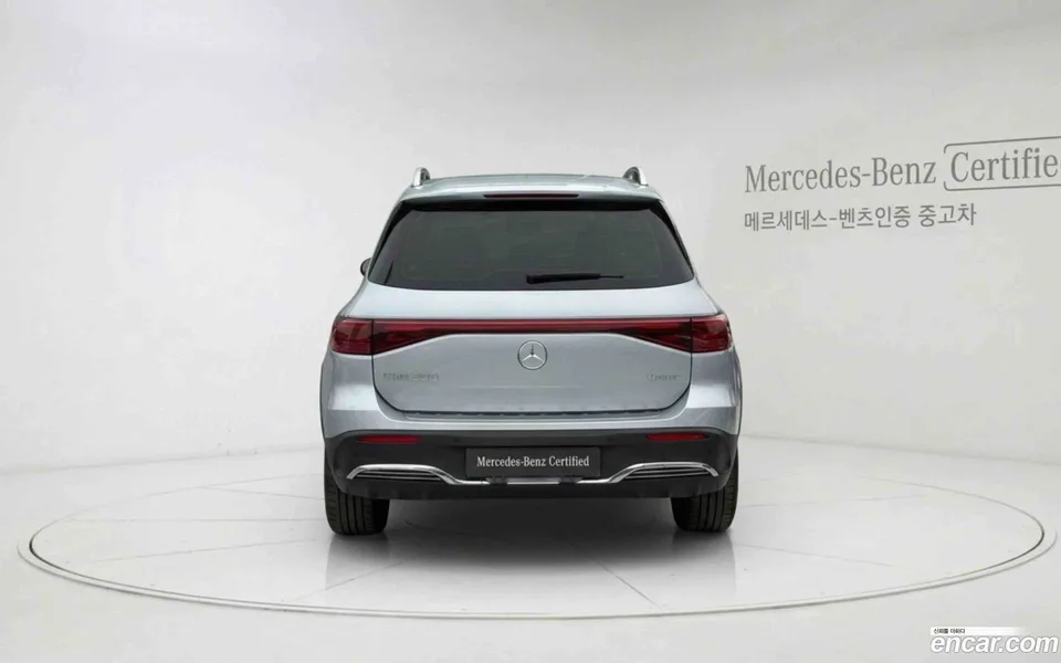 Mercedes-Benz EQB EQB300 4MATIC AMG 2025 — thumbnail 4
