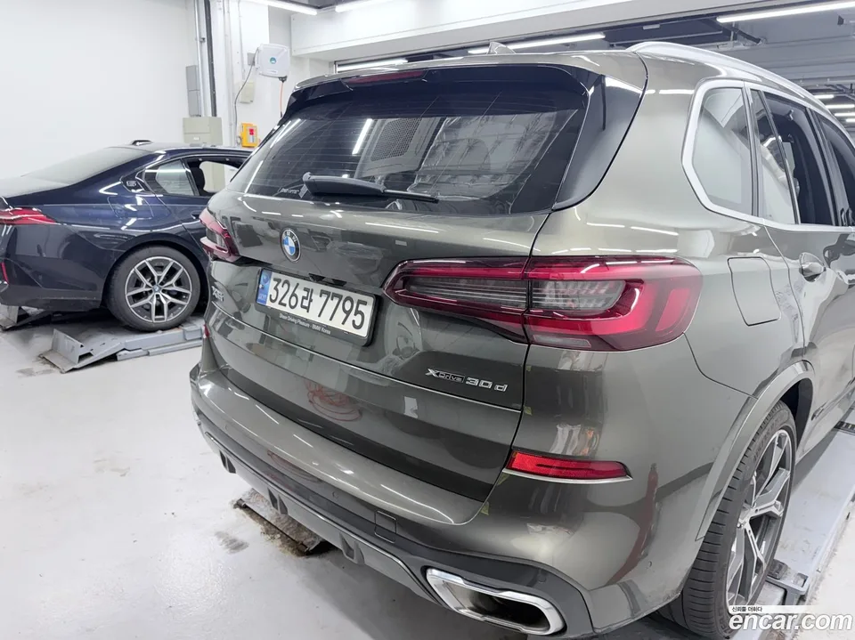 BMW X5 xDrive 30d M 2023 — миниатюра 2