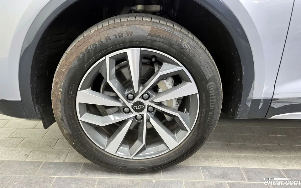 Audi Q5 45 TFSI 2023 — thumbnail 5