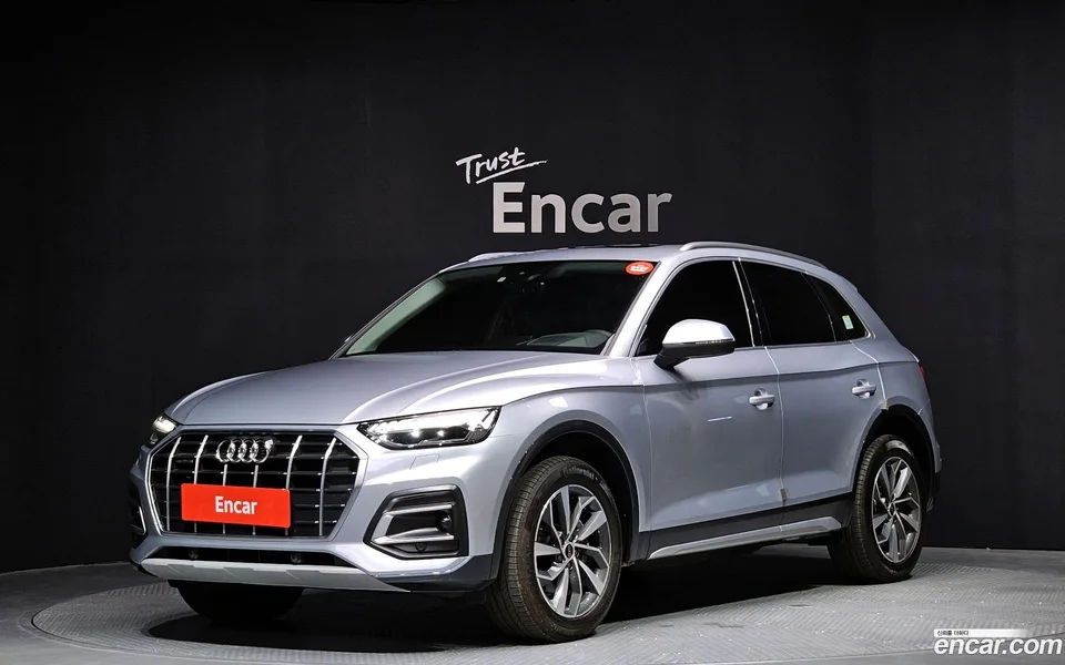 Audi Q5 45 TFSI 2023 — photo 1, buy with delivery to Moscow