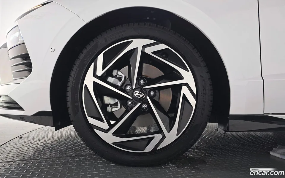 Hyundai Sonata The Edge Hybrid 2023 — миниатюра 2
