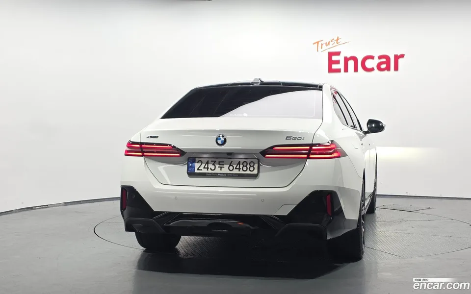 BMW 5 Series 530i xDrive M 2024 — thumbnail 4