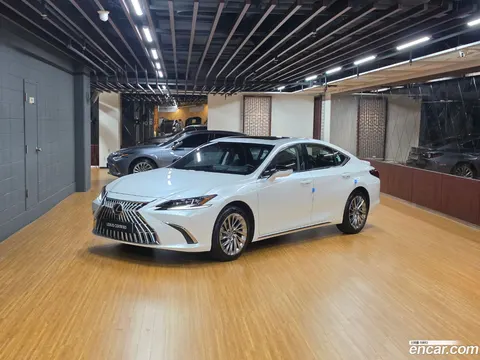 Lexus ES 300h 2025 buy in Moscow