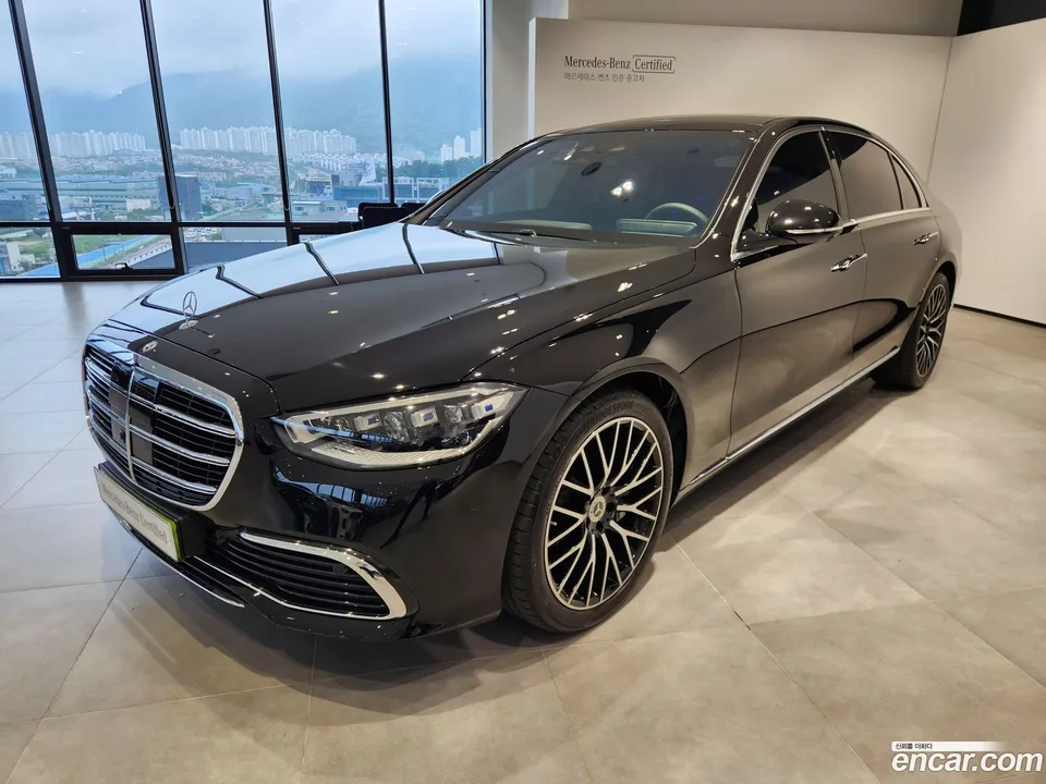 Mercedes-Benz S-Class 2025