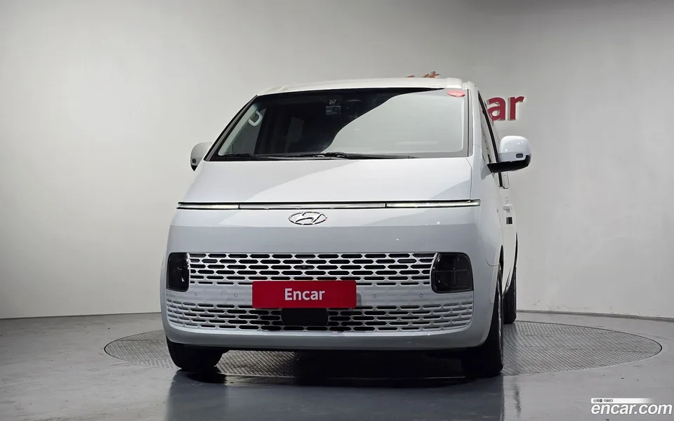 Hyundai Staria 5 2024 — миниатюра 3