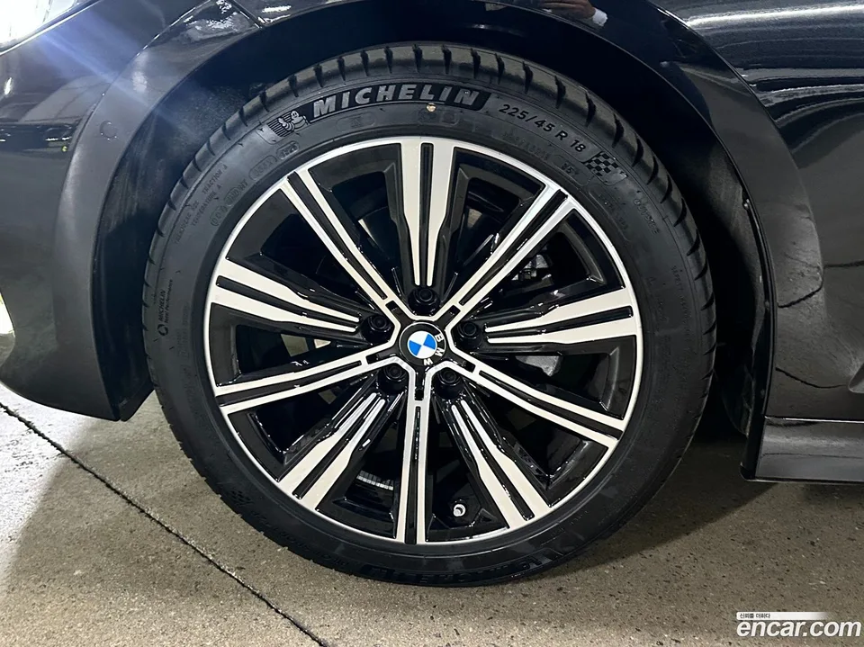 BMW 3 Series 320i 2025 — миниатюра 2