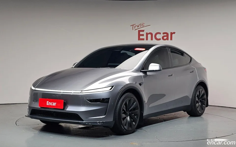 Tesla Model Y 2025