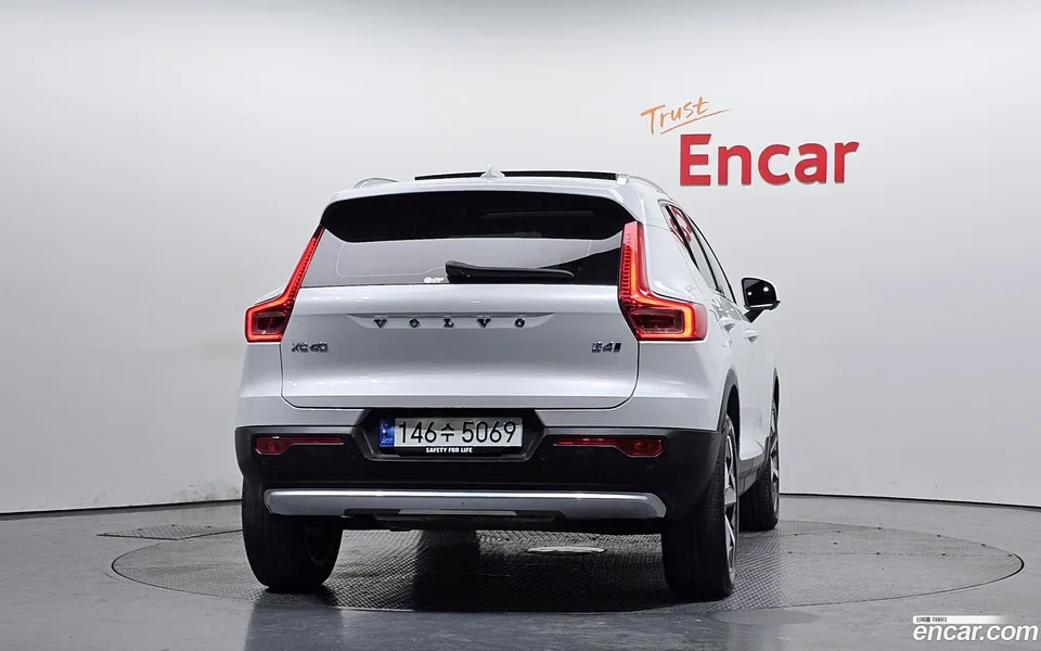 Volvo XC40 B4 2023 — миниатюра 4
