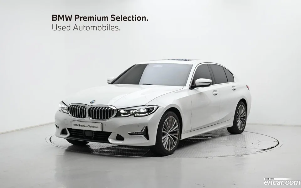BMW 3 Series 320i 2022 — photo 1, buy with delivery to Moscow