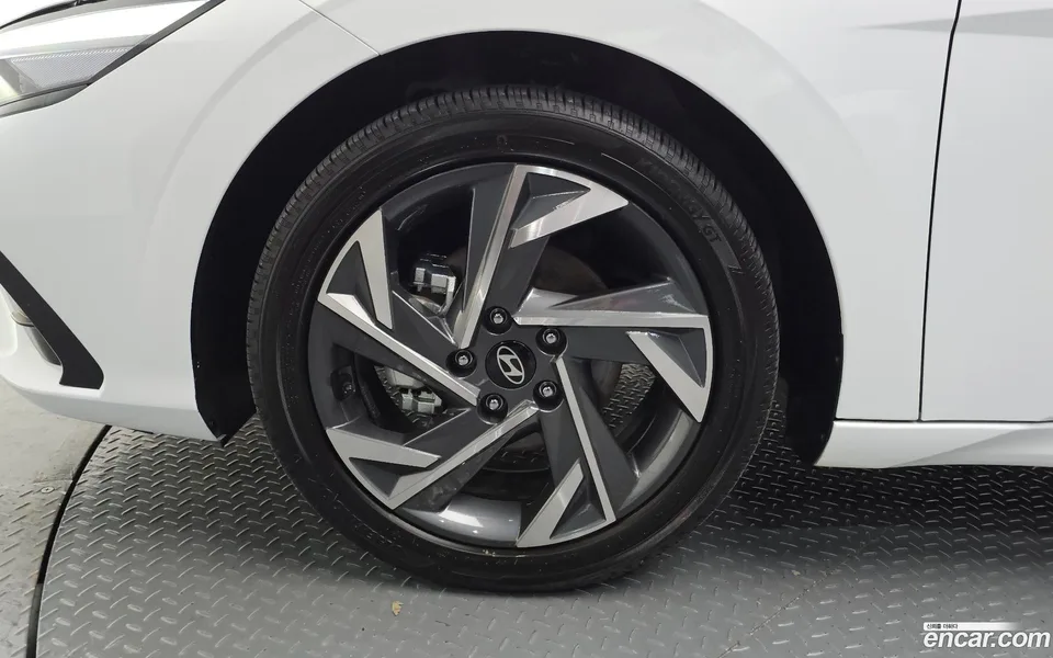 Hyundai Avante CN7 1.6 2023 — thumbnail 2