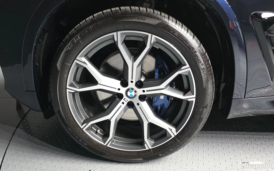 BMW X5 xDrive 40i M 2025 — миниатюра 5