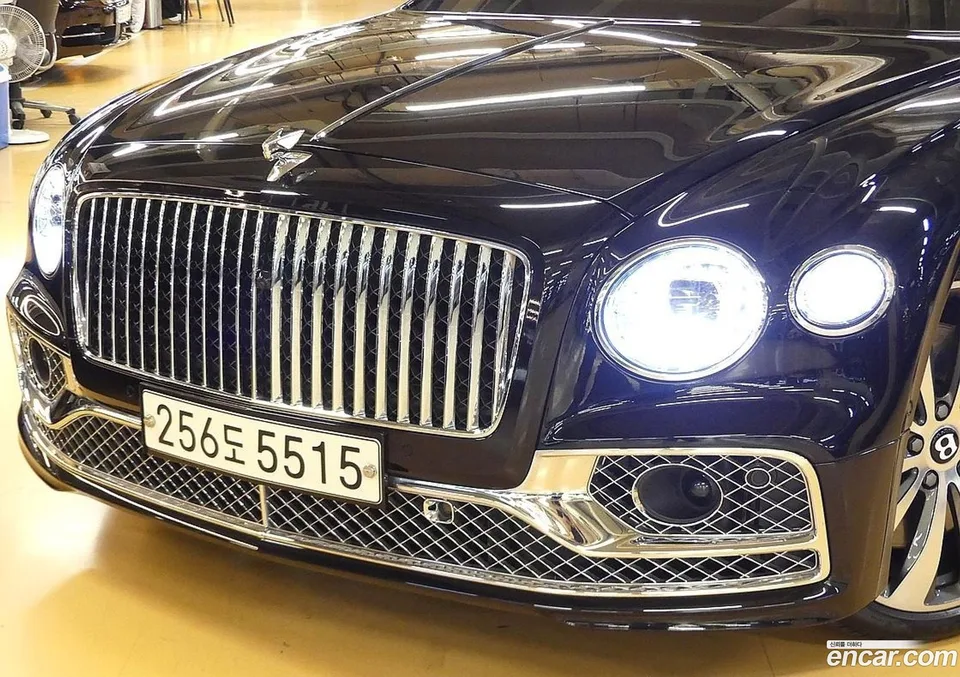 Bentley Flying Spur 4.0 2022 — миниатюра 4