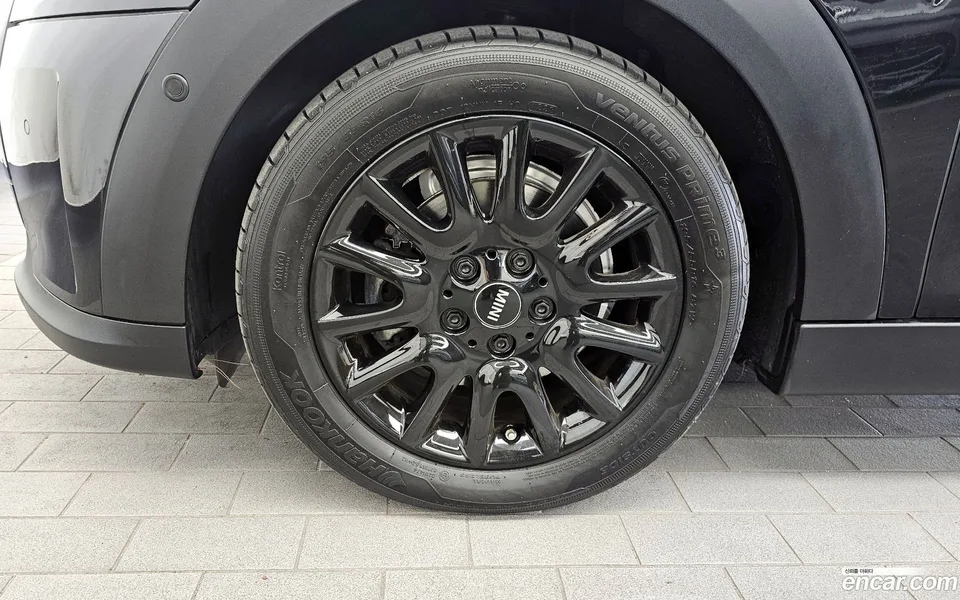 MINI Cooper 5 2023 — миниатюра 2