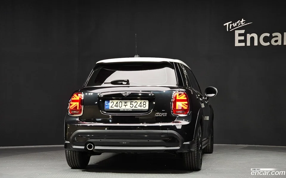 MINI Cooper 5 2023 — миниатюра 4