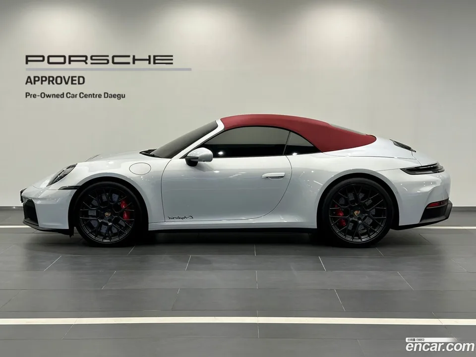 Porsche 911 (992) GTS 2025 — миниатюра 3
