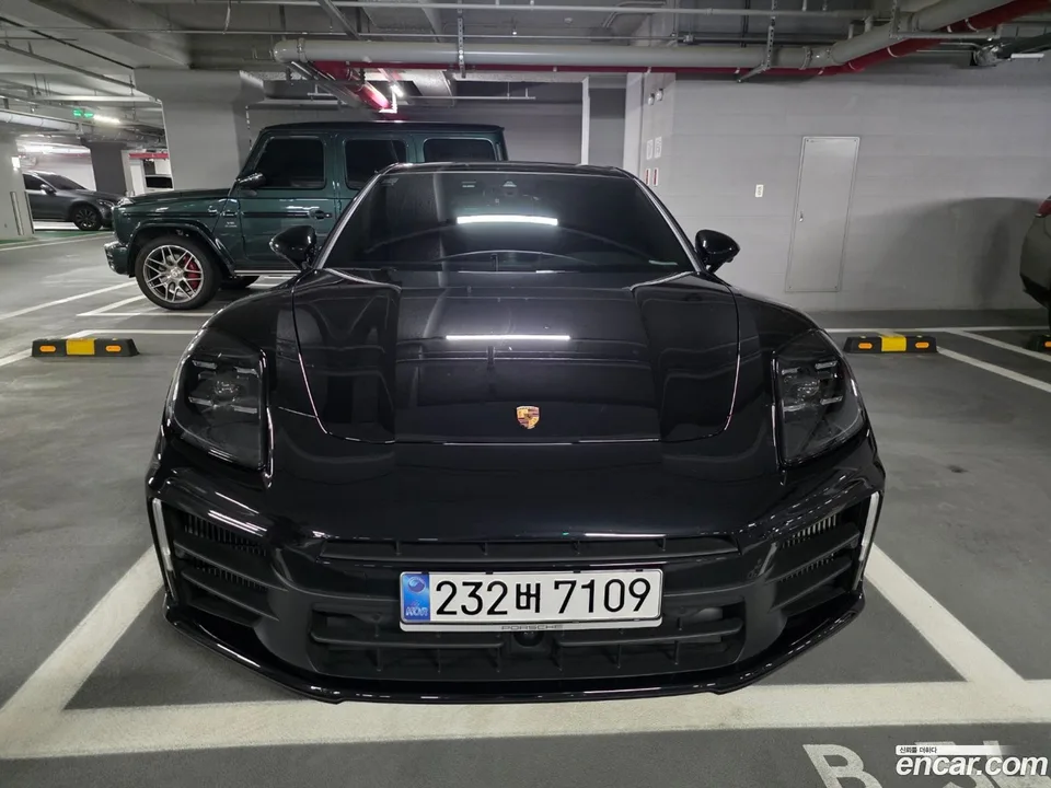 Porsche Panamera (976) 2025
