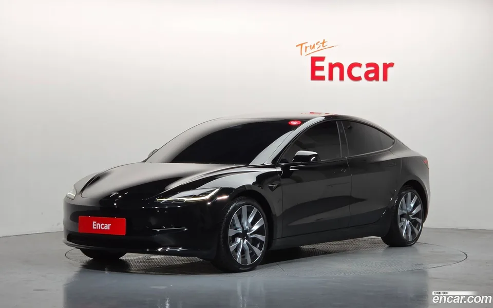 Tesla Model 3 2024