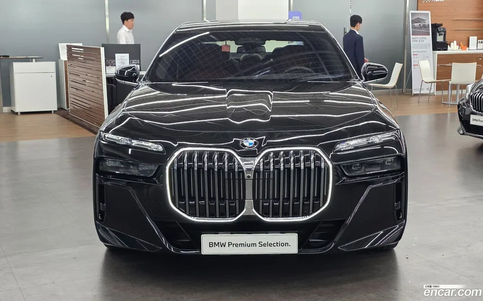 BMW 7 Series 740i xDrive M 2025 — миниатюра 3