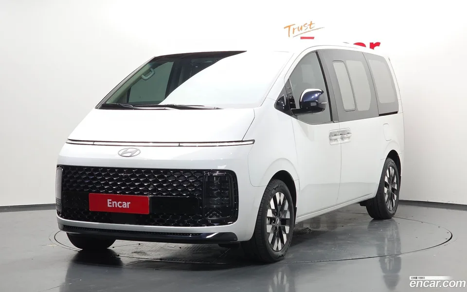 Hyundai Staria 2025